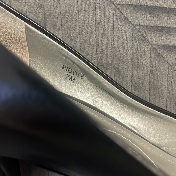 Tahari Open Toe Pump - Picture 8 of 8